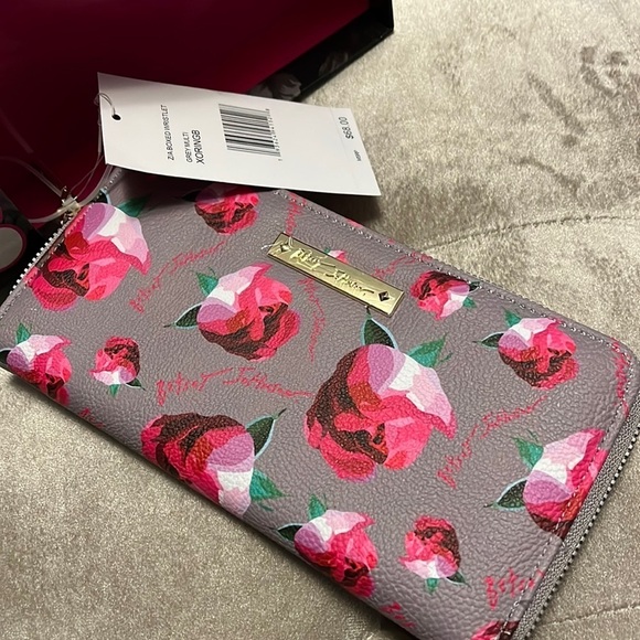 Betsey Johnson boxed wallet in gray with pink floral design - Picture 1 of 9